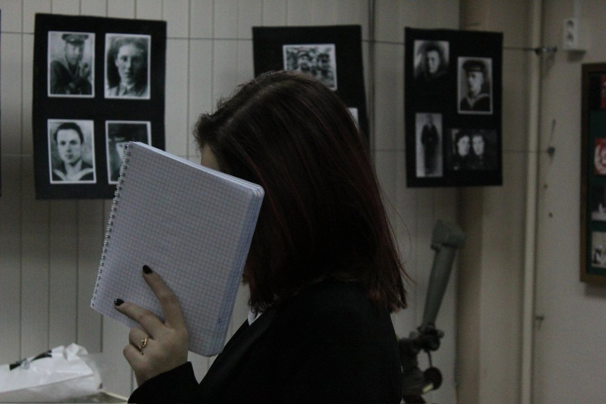 _ne_lera's tweet photo. поделитесь фото из другого периода вашей жизни. 

9 класс, depression, АД, ебейший страх будущего (да и настоящего тоже), дохера проблем с головой 

слава богу избавились от этого периода😮‍💨 https://t.co/MI1KrSUloP