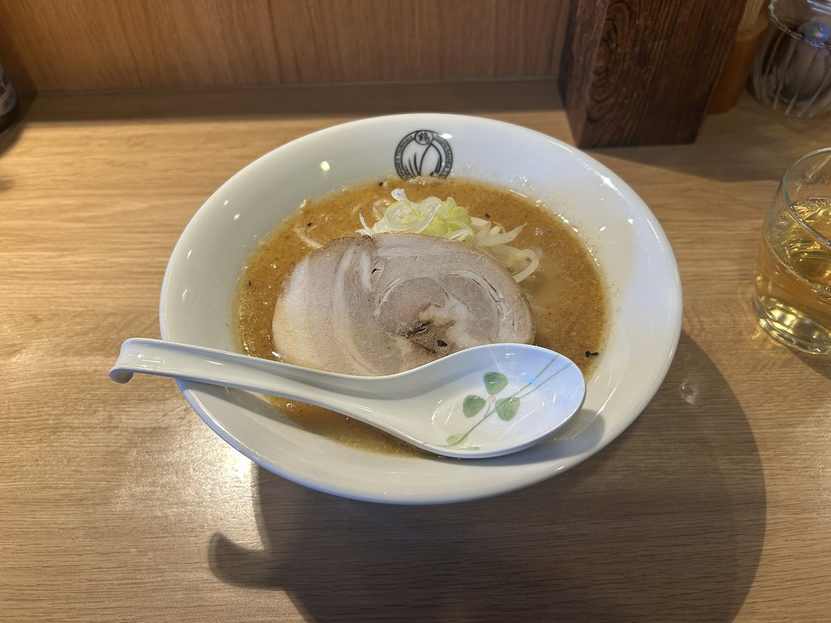 3blue_jupiter's tweet photo. #群馬の���ーメン #高崎なラーメン #麺処鶴舞屋 鶴舞屋さんで味噌そば頂きました 季節限定ですがレギュラーメニューでいただけます 美味しいです 有給休み取ったかいありました〜 https://t.co/5KsXZnqUwi
