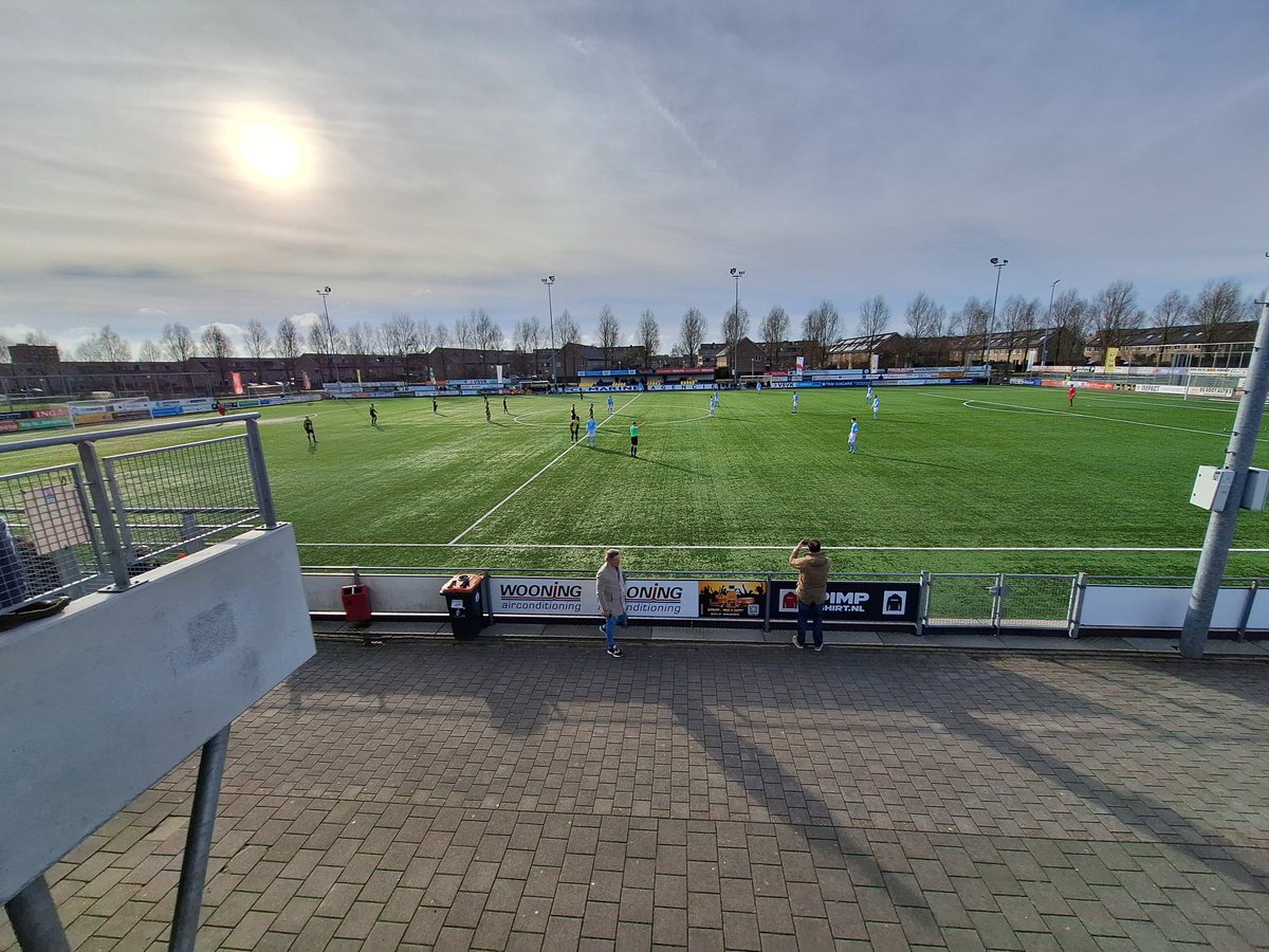 niek92jansen's tweet photo. Sportpark Het Hoge Land, Berkel en Rodenrijs 📍
Op dit fraaie sportpark nemen Derde Divisie B-middenmotors TOGB en vv Gemert het tegen elkaar op. De nr. 10 en 11 hebben 27 punten uit 19 duels ⚽
#TOGB #vvGemert #Berkel #Groundhopping #groundhoppen @togbvoetbal_1 @vvgemert https://t.co/vNF6NcLnlV