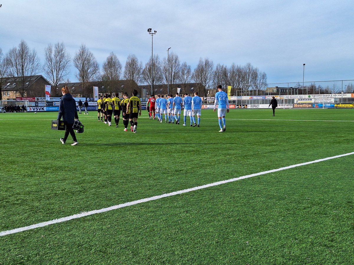 niek92jansen's tweet photo. Sportpark Het Hoge Land, Berkel en Rodenrijs 📍
Op dit fraaie sportpark nemen Derde Divisie B-middenmotors TOGB en vv Gemert het tegen elkaar op. De nr. 10 en 11 hebben 27 punten uit 19 duels ⚽
#TOGB #vvGemert #Berkel #Groundhopping #groundhoppen @togbvoetbal_1 @vvgemert https://t.co/vNF6NcLnlV