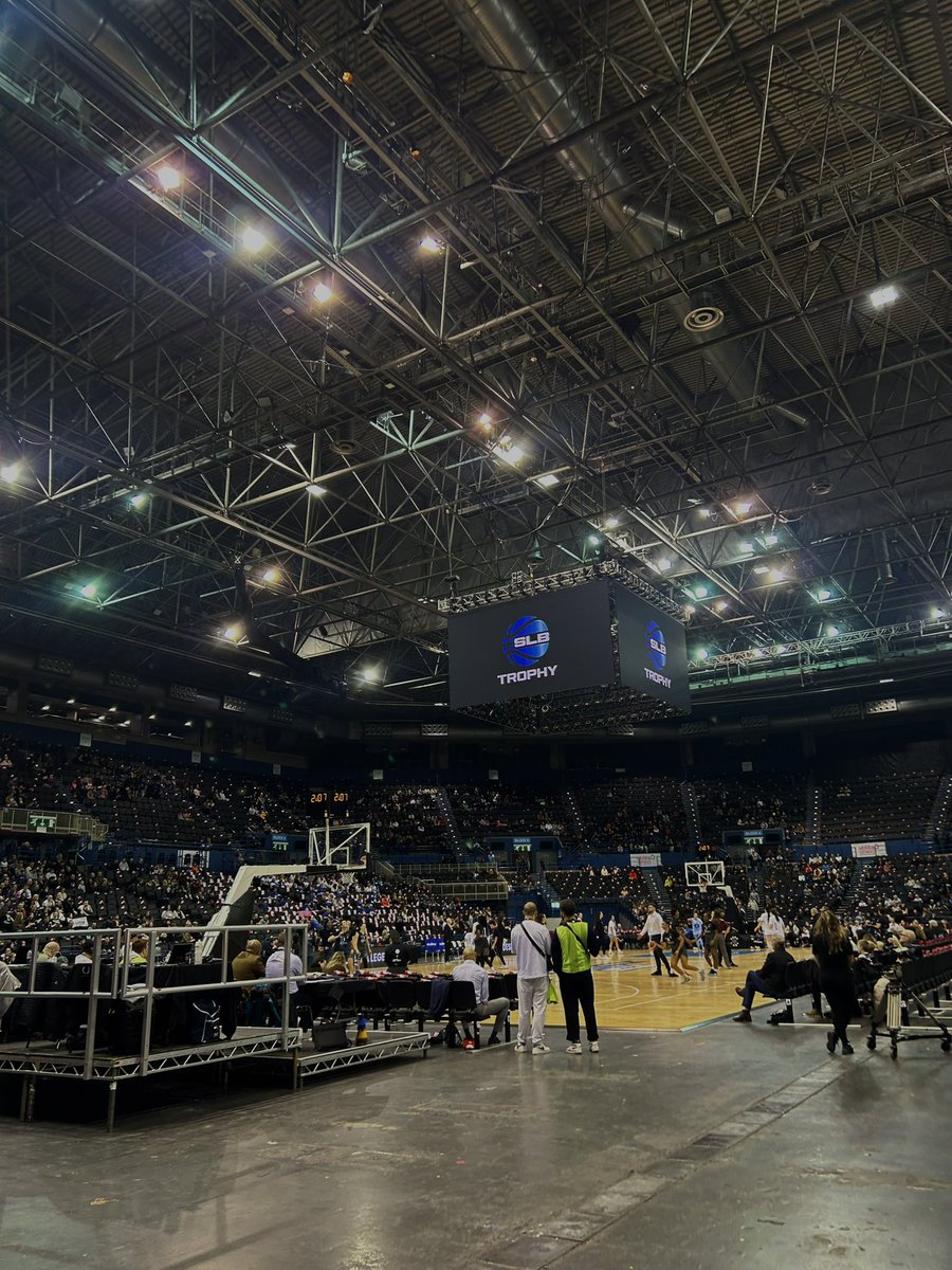 jxshperkins's tweet photo. 📍 Utilita Arena, Birmingham @bbcbristolsport

📻 All the atmosphere, pre-match talk, game updates AND post-match reaction to come on @BBCRB and @bbcsomerset. #BritishBasketball #TrophyFinals

(…what is my life? I can’t believe I’m here 🥹) https://t.co/HJhSAspNnp