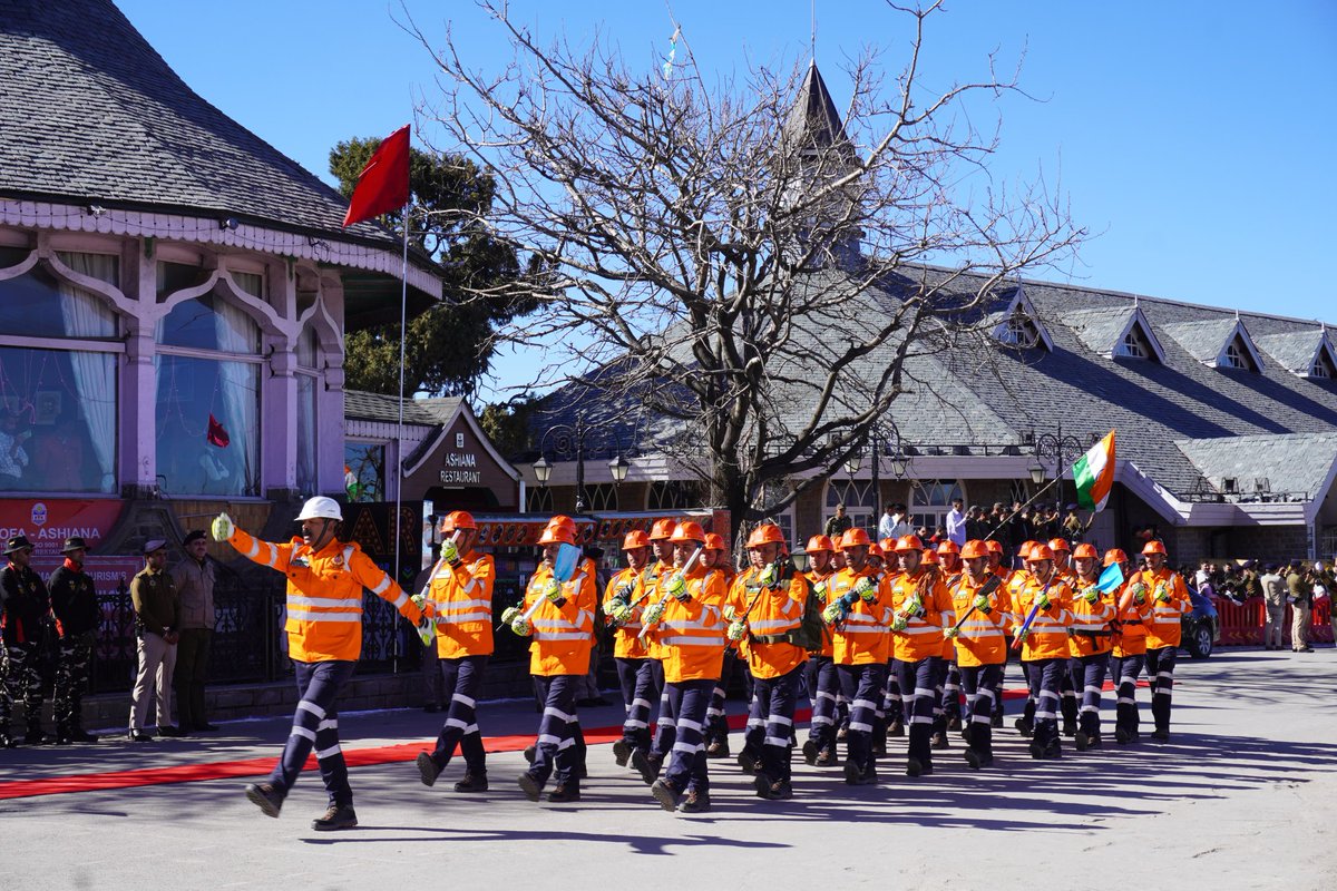 HP_SDRF's tweet photo. “Celebrating 76 years of democracy and diversity"
HP-SDRF showcasing their dedication and preparedness during the Republic Day parade at The Ridge, Shimla. 
#cmohimachal #HPSDMA #HPSDRF https://t.co/OXe6VtXv1B