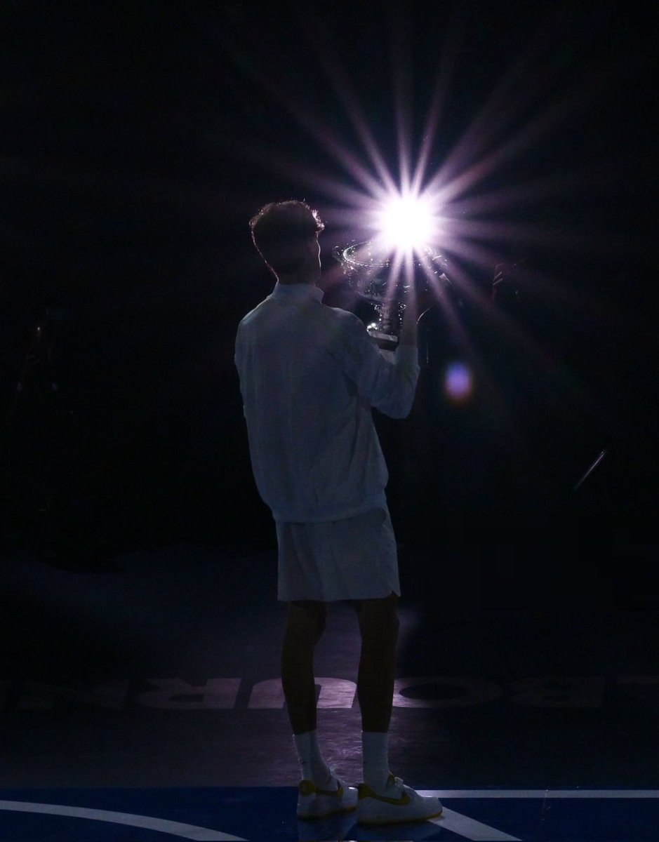 TheTennisLetter's tweet photo. Aura over 9000. https://t.co/doerYPV1Ad