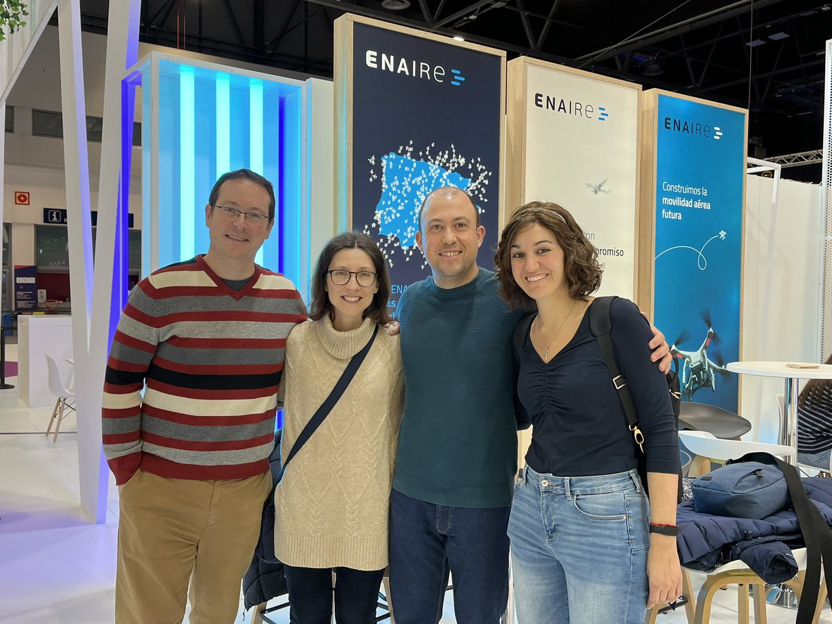 ENAIRE's tweet photo. ✈️ Hoy hemos tenido el placer de recibir a Carmen López, jefa de la Torre de #Madrid-Barajas @ENAIRE, Carlos Acevedo y Carmen Lozano, controladores aéreos, junto a muchos otros compañeros y amigos en nuestro stand de #FITUR2025.

✨ Cada visita es especial, muchas gracias a todos por visitarnos y  compartir esta edición con nosotros.

📍 Recuerda que estamos en el Pabellón 10, stand 10C-05 de @IFEMA, junto a @FundacionENAIRE y las empresas de @TransportesGob. ¡Te esperamos!