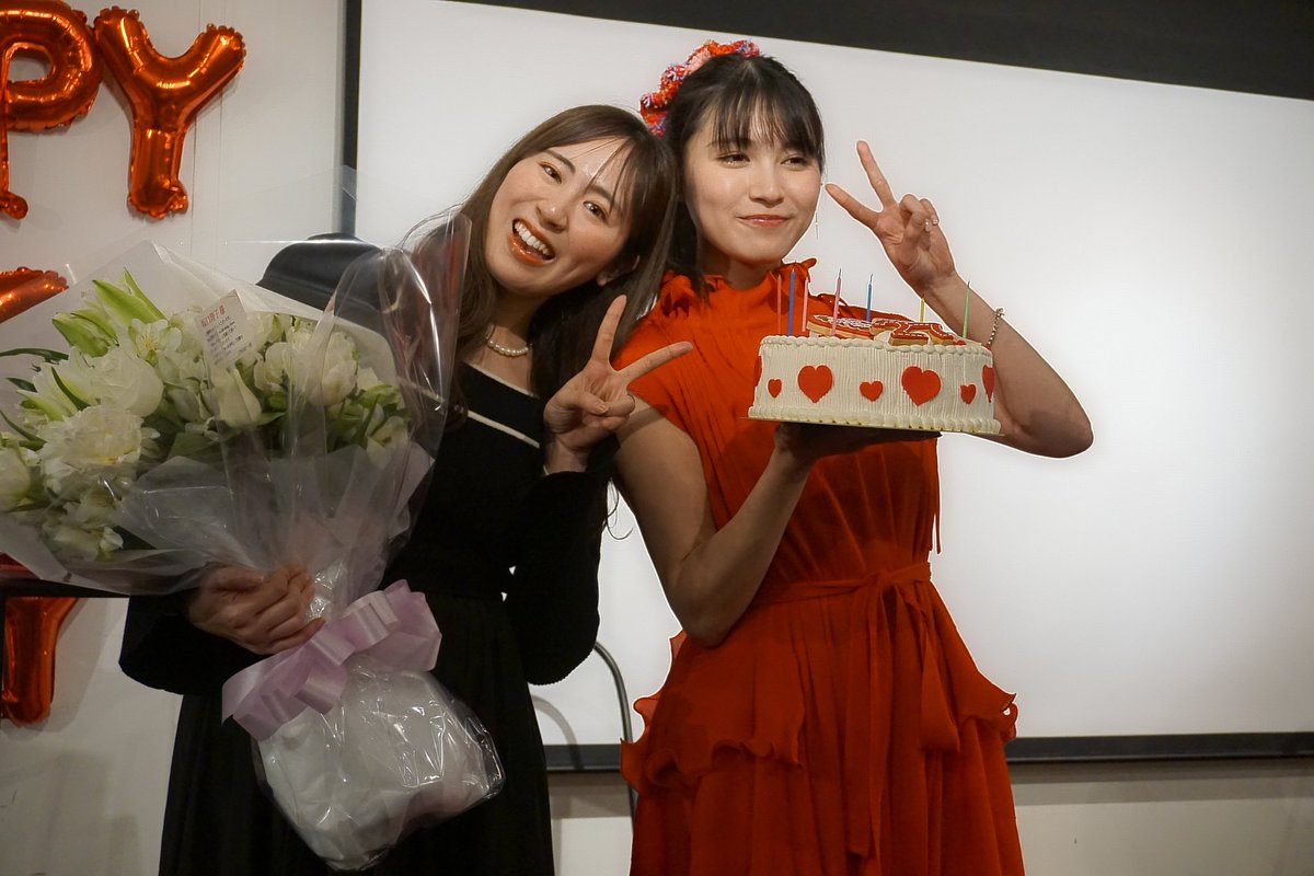 gizasshi's tweet photo. りこぴが隣にいる生誕イベントが懐かしさでいっぱいでした。
#CloseKnit
#じーな27おめでとう https://t.co/Gi8k9WO2Ht