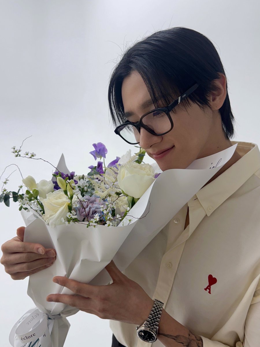 I.M (아이엠) tweet media