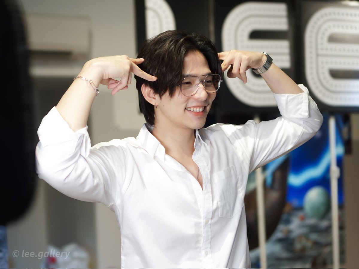 Leegallery2's tweet photo. 𝙏𝙝𝙖𝙣𝙖𝙩 𝙞𝙨 𝙝𝙖𝙥𝙥𝙮 🐶ྀི
#lee_thanat
#ฐานัฐพ์คนดีปีนี้สามสิบสอง https://t.co/cKQ4YIJA2G