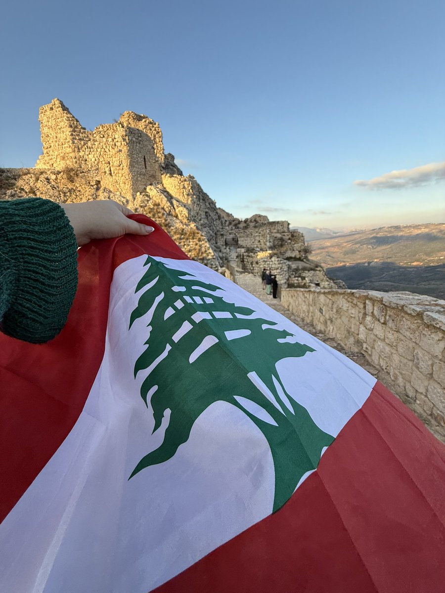 Layalzaatari's tweet photo. كلن رح بفلوا وبيبقى الجنوب
أول زيارة للجنوب اللبناني منذ اكثر من سنة ونص 🇱🇧 
My first visit to south Lebanon in more than a year and&amp; a half 🇱🇧 from the Beaufort castle in Nabatieh District 
الصور من قلعة الشقيف ارنون في محافظة النبطية
 #lebanon #southlebanon #جنوب_لبنان https://t.co/jluNn7hSsK