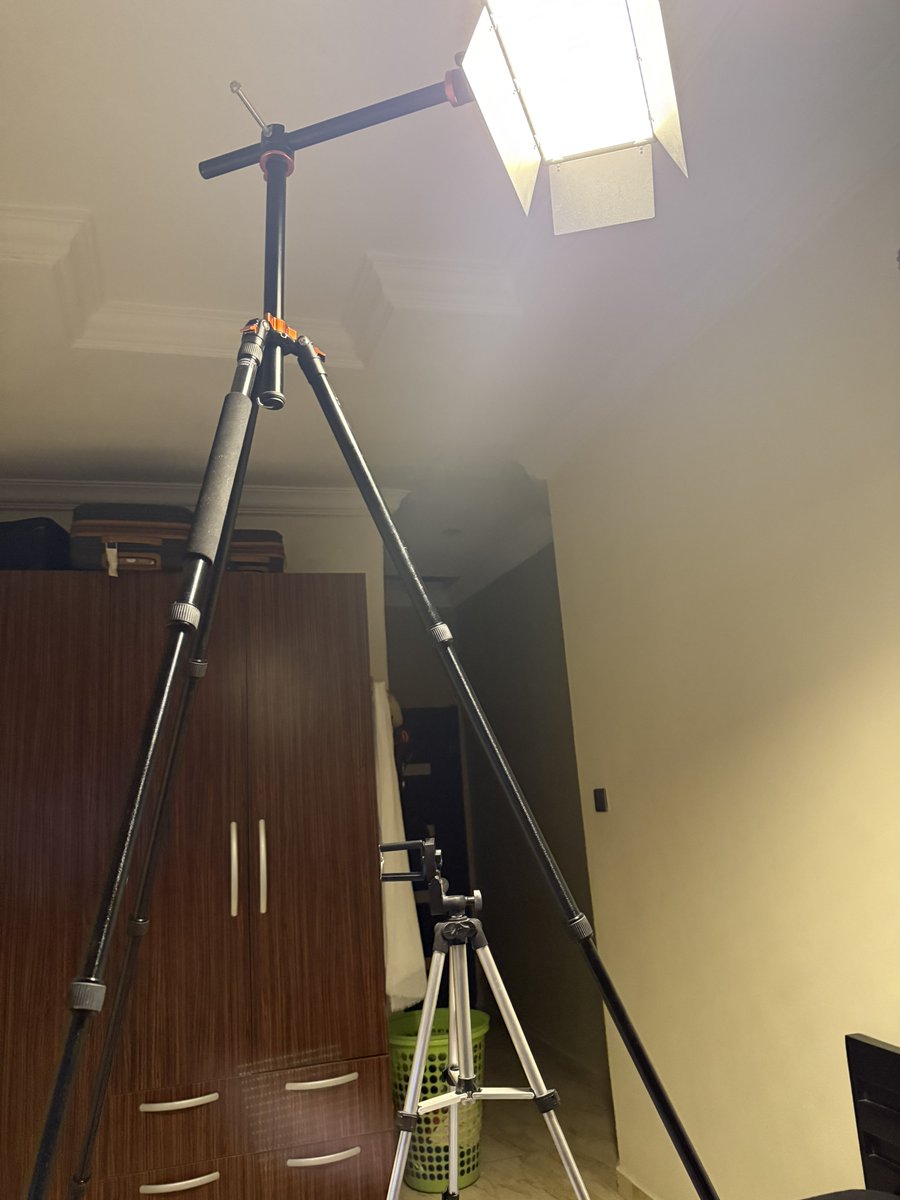 w_o_s_k_e's tweet photo. had to do a setup to find my light to record my precut build.
Feeling good in my forties. Love handles about to disappear in six weeks and I also want my back to be insaneeee #nopimples Sunday Jan 26 2025 https://t.co/8SEE6TR3uf