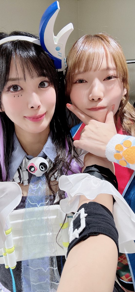 sayaka_kitahara's tweet photo. #リスアニ !LIVE 2025 SUNDAY STAGE

ありがとうございました！！
今年のストレイライトのステージどうでしたか？！想いを込めて暴れました！

そして4人でFLOWさんとコラボも！
みんな予想してたかな？！

FLOWさんと一緒に声と想いを届けられて夢のようでした！

改めてありがとうございました https://t.co/i0NX1uMWlS