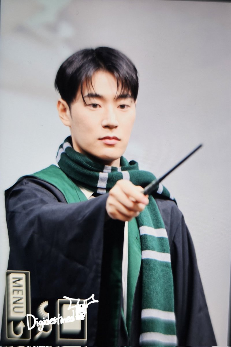 Digidestined___'s tweet photo. 250126 INVITE 대면 팬사인회
슬리데린선배🐍 최고다🥹
#박서함 #SEOHAM
#서함짱짱 https://t.co/8bOdGv8kSR
