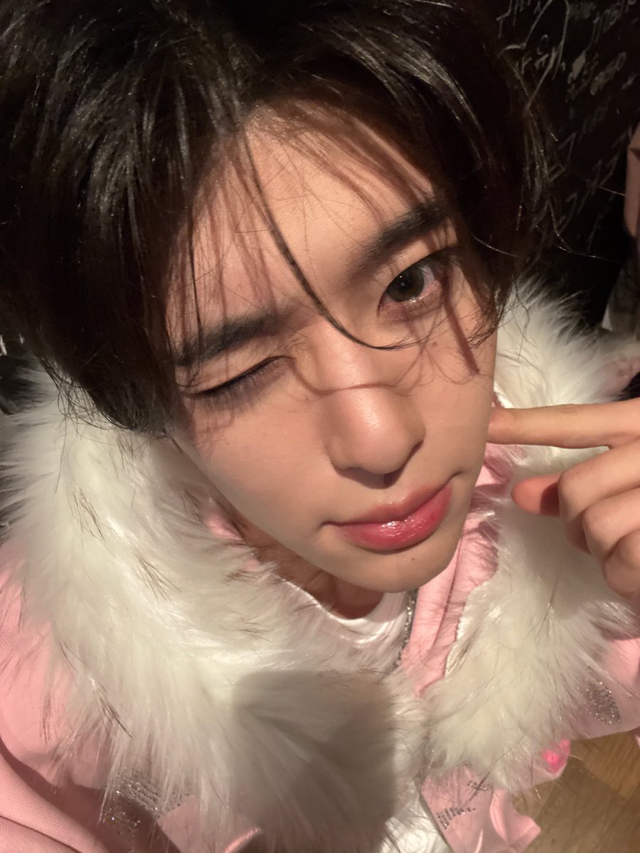 goneung82's tweet photo. 와 얼굴 제발요 https://t.co/9j2BEDuJtr
