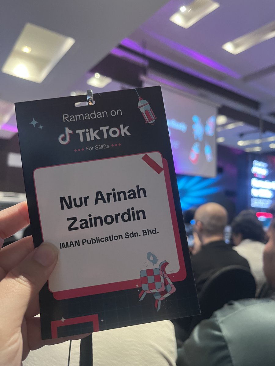 ArinahZainordin's tweet photo. Last week attend event Tiktok - how to prepare for Ramadan. Here's what I learned: 

• usage Tiktok akan naik 3x waktu Ramadan
• sales di Tiktok waktu Ramadan adalah paling tinggi berbanding bulan2 lain especially utk industry food, fashion, dan accessories.  
• strategy ecosystem Tiktok = content + affiliates + live + ads. Kena susun funnel accordingly utk capai maximum result. 

Overall; dorang byk share data yg menarik cuma tempat kecik + full house = panas jadi struggle to stay focus 🥵