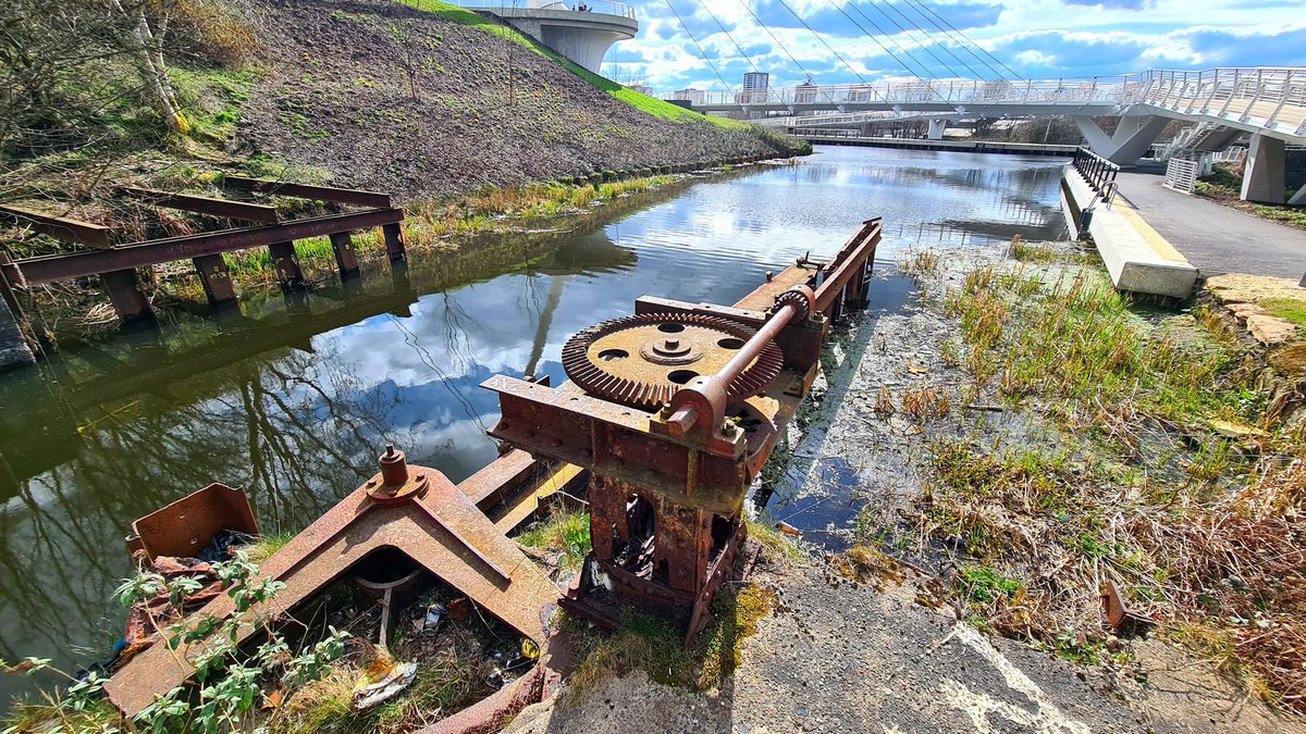is_glasgow's tweet photo. The remains of World War II era safety gate on the Forth and Clyde Canal at Stockingfield Junction in the north of Glasgow. 

Cont./

#glasgow #architecture #canal #wwii #forthandclydecanal #stockingfieldjunction #glasgowhistory #maryhill https://t.co/piVuoGTyYI