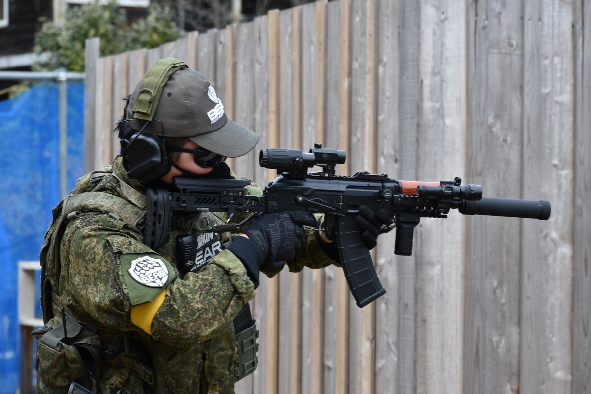 gundamRonaster's tweet photo. @airsoft97_shop AK系統ですね。ノンカスタムも勿論良いですが、
AK系統の実在するカスタムパーツを用いた。
カスタムAKが大好き星人です。 https://t.co/jhVnsRdx1g