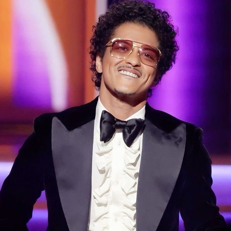 BrunoMarsAccess's tweet photo. Bruno Mars — Billions Club ✨

1. Just The Way You Are — 2.523B
2. When I Was Your Man — 2.478B
3. That’s What I Like — 2.465B
4. Locked Out Of Heaven — 2.454B
5. Uptown Funk — 2.194B
6. Die With a Smile — 1.665B
7. Talking To The Moon — 1.616B
8. 24K Magic — 1.585B
9. Young, Wild & Free — 1.563B
10. Grenade — 1.527B
11. Leave The Door Open — 1.448B
12. Marry You — 1.185B
13. Treasure — 1.153B
14. Wake up in the Sky — 1.106B
15. The Lazy Song — 1.088B
16. It Will Rain — 1.084B
17. APT. — 1.000B