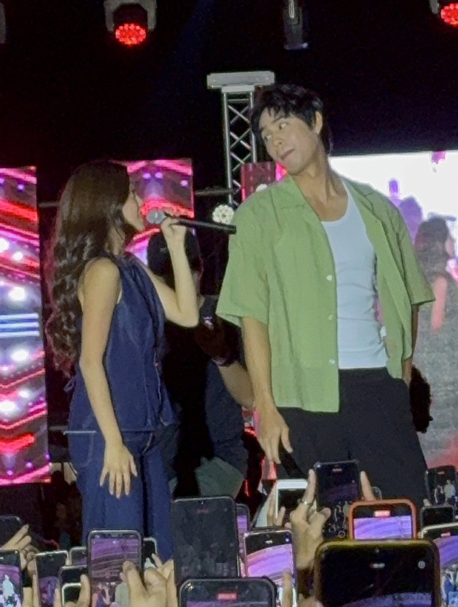 Sooo worth the wait 🥹❤️

(tinatamad na kong maglagay ng watermark)

DONBELLE CELEBRATES DINAGYANG

#DonnyPangilinan | #BelleMariano
#DonBelle | #DonBelleInIloilo
#SmartDinagyangwithDONBELLE