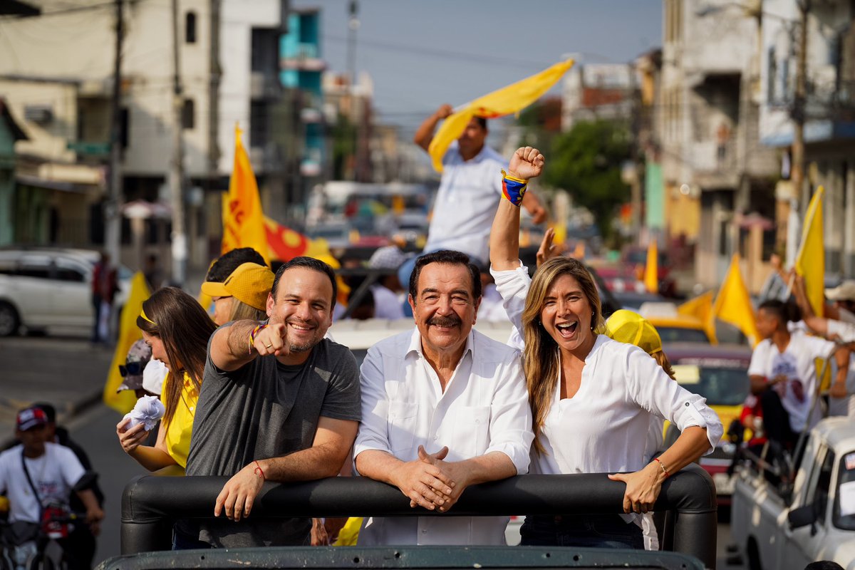 dallyanapass's tweet photo. ¡Las obras y los servicios tienen que volver a Guayaquil y llegar al Ecuador 🇪🇨!

Nuestro compromiso es reinvertir el dinero de la gente en la gente y recuperar la seguridad, el bienestar y la calidad de vida que merecen.

¡UNIDOS 🤞 construiremos ese país de oportunidades que queremos!