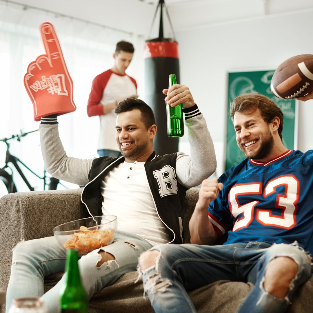 fewlrapp's tweet photo. 🏈 Football season is heating up, but your heating costs don’t have to! Let Fewlr handle it—suppliers compete for your order, and you save.

No fees, no hassle—just warmth. Download Fewlr today! #FewlrApp #HomeHeatingOil #WinterSavings https://t.co/Sd1hXTRWnU