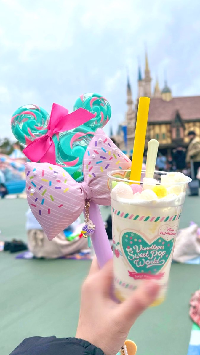 _Daisystagram19's tweet photo. 🍬🍭🍪🍫👍🏻🤍 https://t.co/YKfSl7FoCf