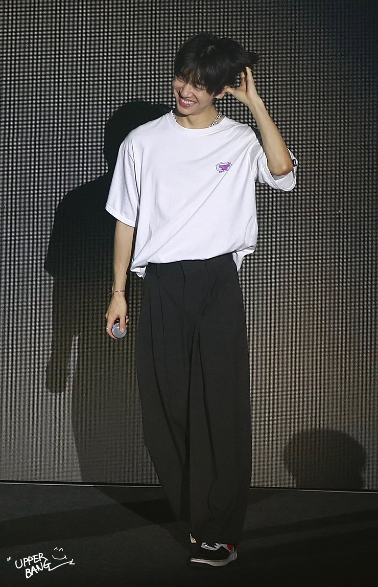 250126 FAREWELL EARTH 대만 막콘

귀여워… <a href="/BAP_Bangyongguk/">Bang yongguk</a> 

#방용국 #BANGYONGGUK #방정유문
#BANG_JUNG_YOO_MOON
#Farewell_Earth