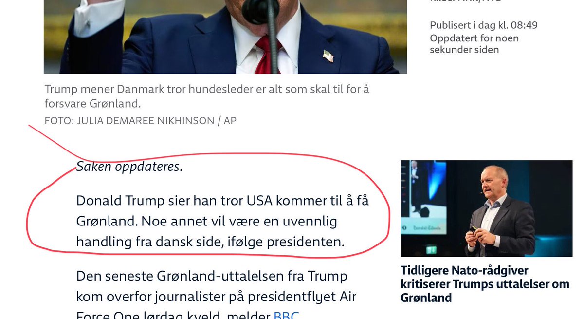 Donald troner midt i sandkassa og synes det er uvennlig at Danmark ikke vil gi bort Grønland.  

I hjørnet av sandkassa sitter Norge og pusler forsiktig med Svalbard og Jan Mayen.