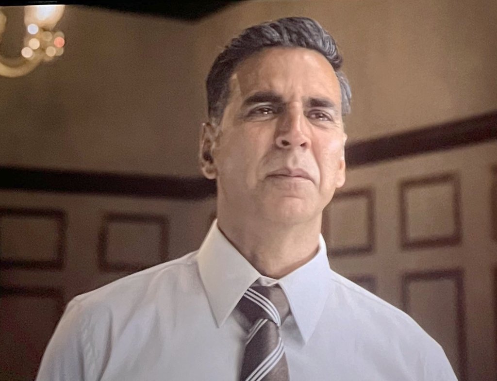 Akkian_Emine87's tweet photo. THE PEAK OF ACTING 🥹🔥

@akshaykumar has proven his versatility and acting many times. But in this movie, his facial expressions, especially his deep gaze in emotional scenes, his acting with his eyes. He conveys multiple emotions at the same time in such a realistic and simple way that you cannot hold back your tears at the same time. Especially in the scene with Tabby's daughter, he gives us pride, happiness, sadness in seconds with his facial expressions. No award can be enough for this acting. And Akshay Sir responded to those who blamed him for his script selection with his acting. He is the most versatile actor in his filmography and despite everything, he has the courage and talent to make a content film.Hats off and proud of you Sir. You are such a Gem. You are a legend 🥲

I'm not even Indian but every scene gave me goosebumps. If you are a real patriot or cinema lover, put aside fan wars or your prejudice against Akshay Sir and go watch the movie once, you will appreciate and be proud of those who sacrificed themselves to save your country. The best way to celebrate Republic Day with your family. I hope real cinema, content and acting win 🙏🤞

The movie definitely deserves 4.5* If only the music sections and a little bit of VFX were better, the movie would even be 5* Akshay Sir has already made history with his acting and proved why he is a legend, but #VeerPahariya surprised me and was good for his first acting experience, congratulations 👌

#SkyForce #SkyForceReview #SkyForceInTheatersNow #HappyRepublicDay #HappyRepublicDay2025 #RepublicDayIndia #RepublicDay #JaiHind #BharatMataKiJai #AkshayKumar @MaddockFilms @jiostudios