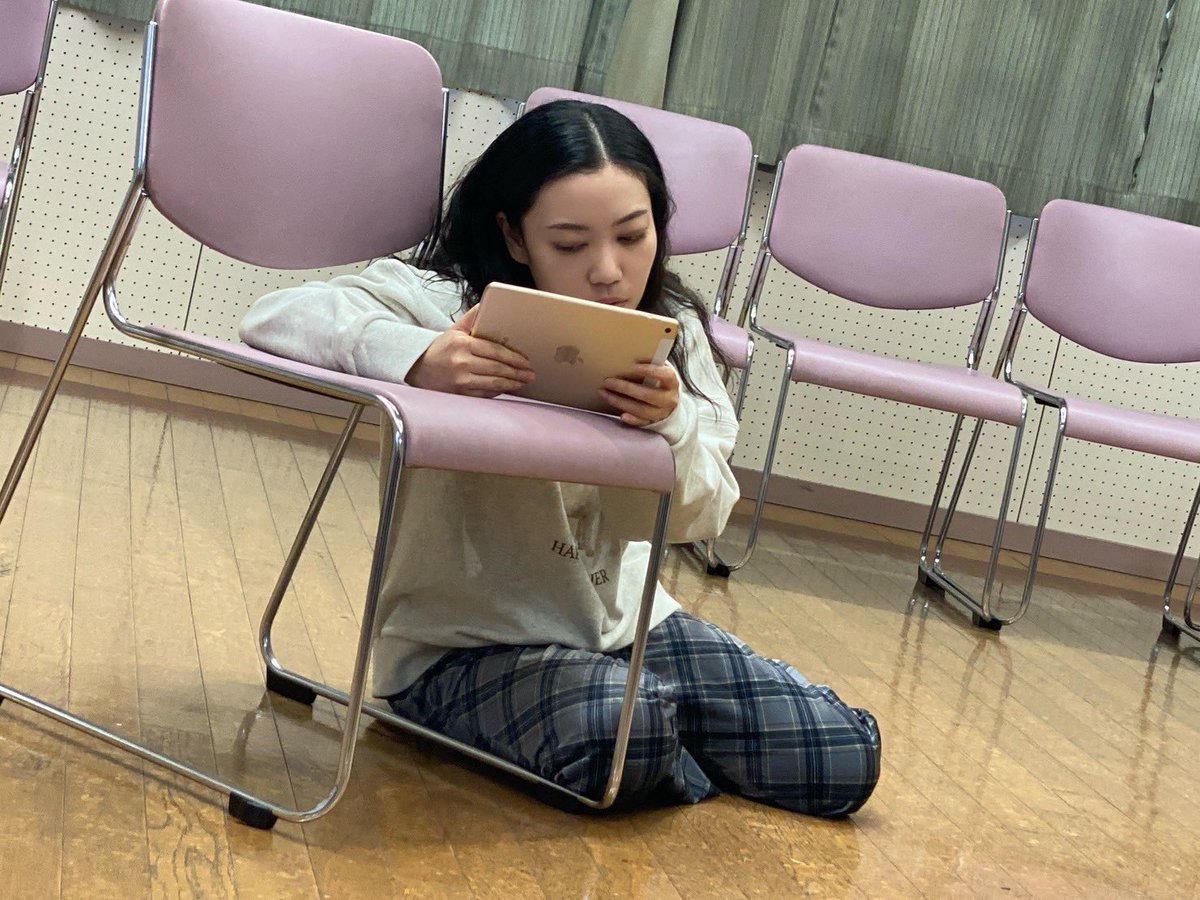 suzuka_mt's tweet photo. #東京依存症　最終稽古でした🌛
心地よい緊張感と変化が楽しいです！
本番まであと３日。

🎫
https://t.co/6UpdnXFjbf https://t.co/XrD3wYtnYY
