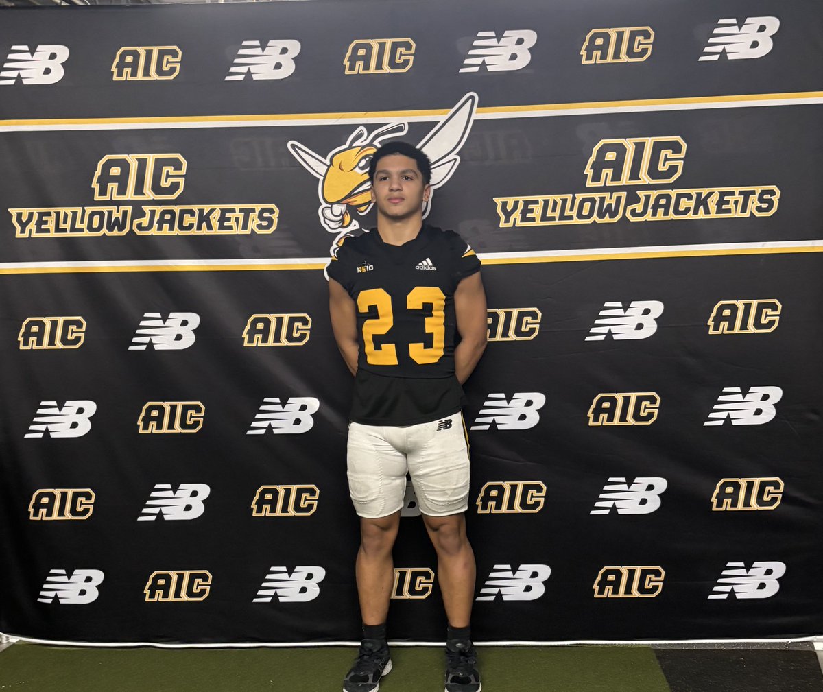 Thank you to <a href="/CoachMikeBlock/">Michael Blochowski</a> and <a href="/AICFootball/">AIC FB</a> For having me on campus!