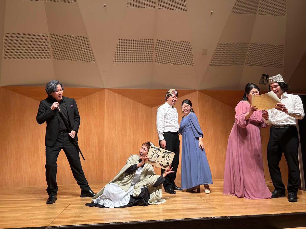 小鉄が指揮・演出・ナレーション。
オペラ短縮版を合奏団伴奏で、ナレーションにより物語をすすめる。

モーツァルト作曲、ダ・ポンテ台本のナポリを舞台にした傑作「コシ・ファン・トウッテ」。

#東京オペラ
#プチットオペラ
#コシファントウッテ 
#女は皆こうすべし 
#小鉄和広
#kazuhirokotetsu