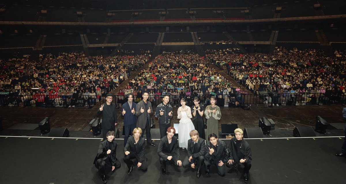 dareyorimo_eiga's tweet photo. 『#誰よりもつよく抱きしめて』
     完成披露上映会＆
- `𝑷𝑹𝑬𝑴𝑰𝑼𝑴 𝑬𝑽𝑬𝑵𝑻✧･ﾟ

無事終了しました！！
ご来場いただいたお客さんと
記念にパシャリ📸

#Kアリーナ横浜
#BEFIRST
#三山凌輝 #久保史緒里 (#乃木坂46）
#チャンソン（#2PM）#CHANSUNG #穂志もえか #永田凜 #北村有起哉 #北島岬 #竹下優名 #酒向芳
#内田英治
#誰よりも