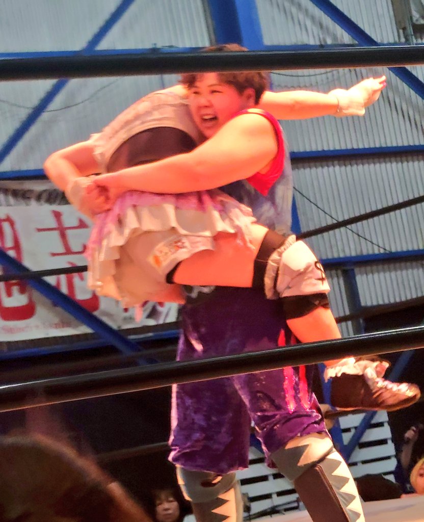 TV87941881's tweet photo. 1月26日
#2AW #2AWスクエア #GRAND_SLAM 

#グリズリー藤滝 選手

クマポーズに、ベアーハッグでパワーが凄かった！

#見てろよ2AWはオモシロイ https://t.co/4swk1Ypb9s