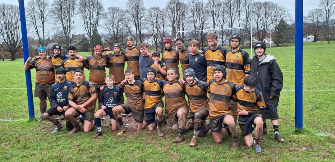 It was a muddy one, but they all count!! 😂I can’t exactly say it was a pretty game to watch but it came down to who wanted it more. A big thanks to Monmouth U15s this morning for even contemplating a game in these conditions - great fun for all involved! #OldboysOnTheUp 🏉💪🏼😉