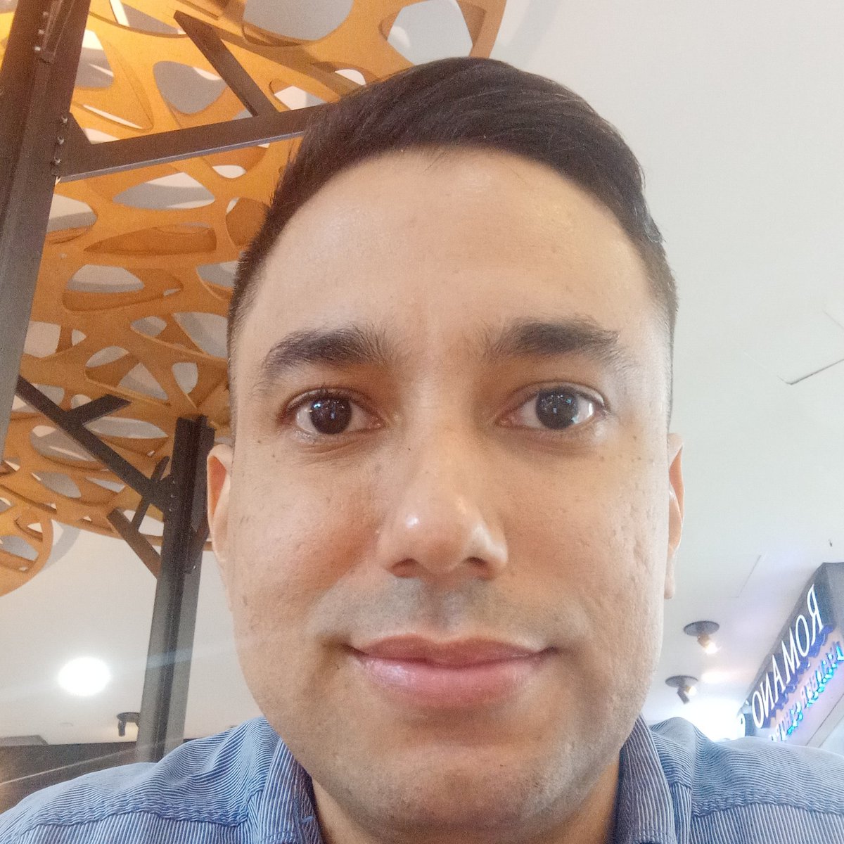 RealMiguelRiera's tweet photo. #NuevaFotoDePerfil https://t.co/kDWqj5c8Uf