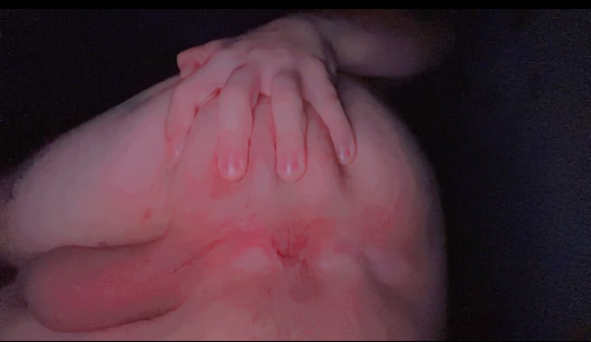 اههه متعوا ازبابكم بطيزي المربربههه 🐽 وخرقي الورديي  💗
#ديوت_بدوي