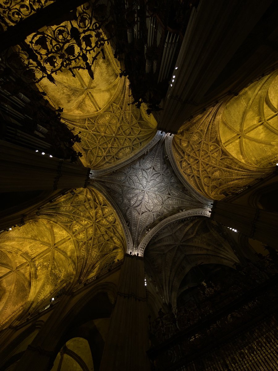 jmde99's tweet photo. La Catedral de Sevilla https://t.co/gJjClQOWk3