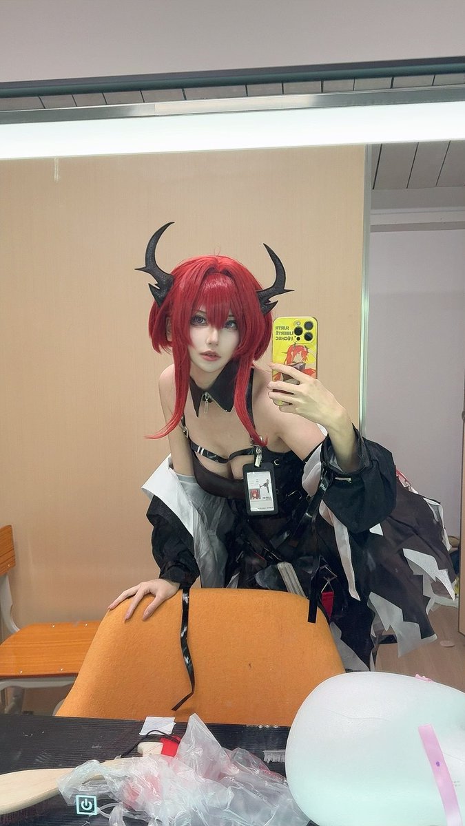 LANUIT_03's tweet photo. #明日方舟 #Arknights #アークナイツ    #명일방주 #cosplay #史尔特尔 #surtr 
#ArknightsFanArt https://t.co/FLusbi0eYb