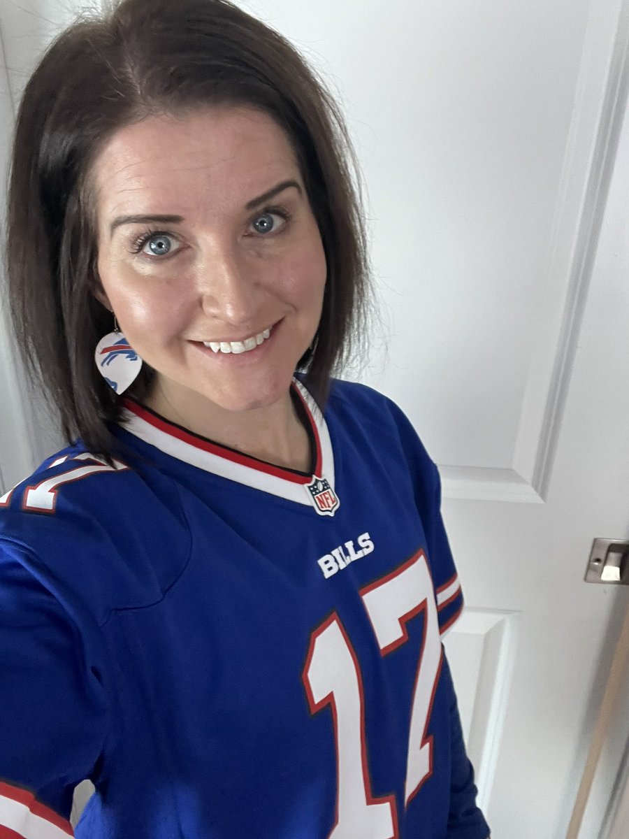 Isymarie68's tweet photo. My emotions aren’t ready regardless of the results tonight.

I want this so bad for this team, for our guys, our community.

We’ve got the best guy leading us! In 17 we trust!! 

GO BILLS! Say it back!! 

#destinyiscalling #justwin #billsmafia https://t.co/QNhyOMsUvE
