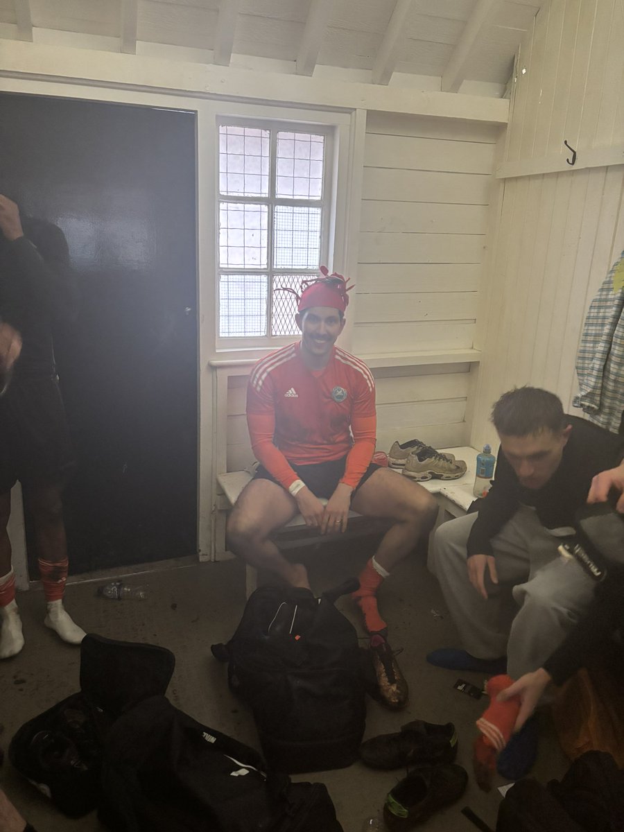 Solid result on a tough pitch and a welcome clean sheet - job done. Our unbeaten 2025 rolls into February.

⚽️Ty
⚽️Zac
MOTM: Rich

#UTC🦀
<a href="/SouthernSunday/">Southern Sunday Football League</a>