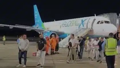 Deportados dos EUA chegam ao Brasil algemados e governo Lula ordena retirada
Leia mais: buff.ly/40p0JPy