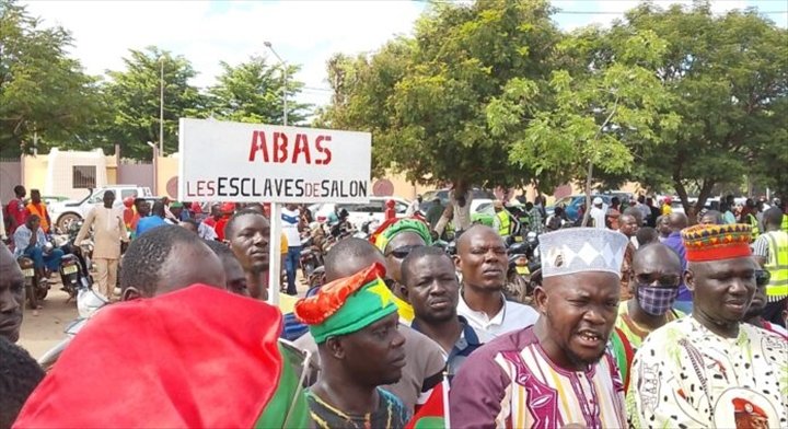 Intelligency225's tweet photo. @CapitaineIb226 au #BurkinaFaso 🇧🇫 réactive le BIR-C face aux énormes pertes et aux revers subis par le système sécuritaire du #MPSR2 cette semaine... Ils ont mobilisé les hauts parleurs et les griots, avec en tête le chef du troupeau @ibrahimamaiga, prétendant que "la recrudescence des attaques terroristes cette semaine, serait due à une tentative de nous empêcher de quitter la @ecowas_cedeao" #DGSE ici communicants de groupes terroristes par là... Moi quand j'entends ça déjà je sais que vous avez échoué.
Si vous saviez combien de personnes souhaitent réellement vous voir partir la @ecowas_cedeao n'osera pas reporter ce retrait... Tout le monde est fatigué. Vous vouliez être seuls et montrer au monde que sans vous, la sous région était condamnée ? À partir du 29 janvier, vous serez libres de tout engagement. Mais c'est maintenant que les choses sérieuses vont commencer,, et il faudra assumer les conséquences...