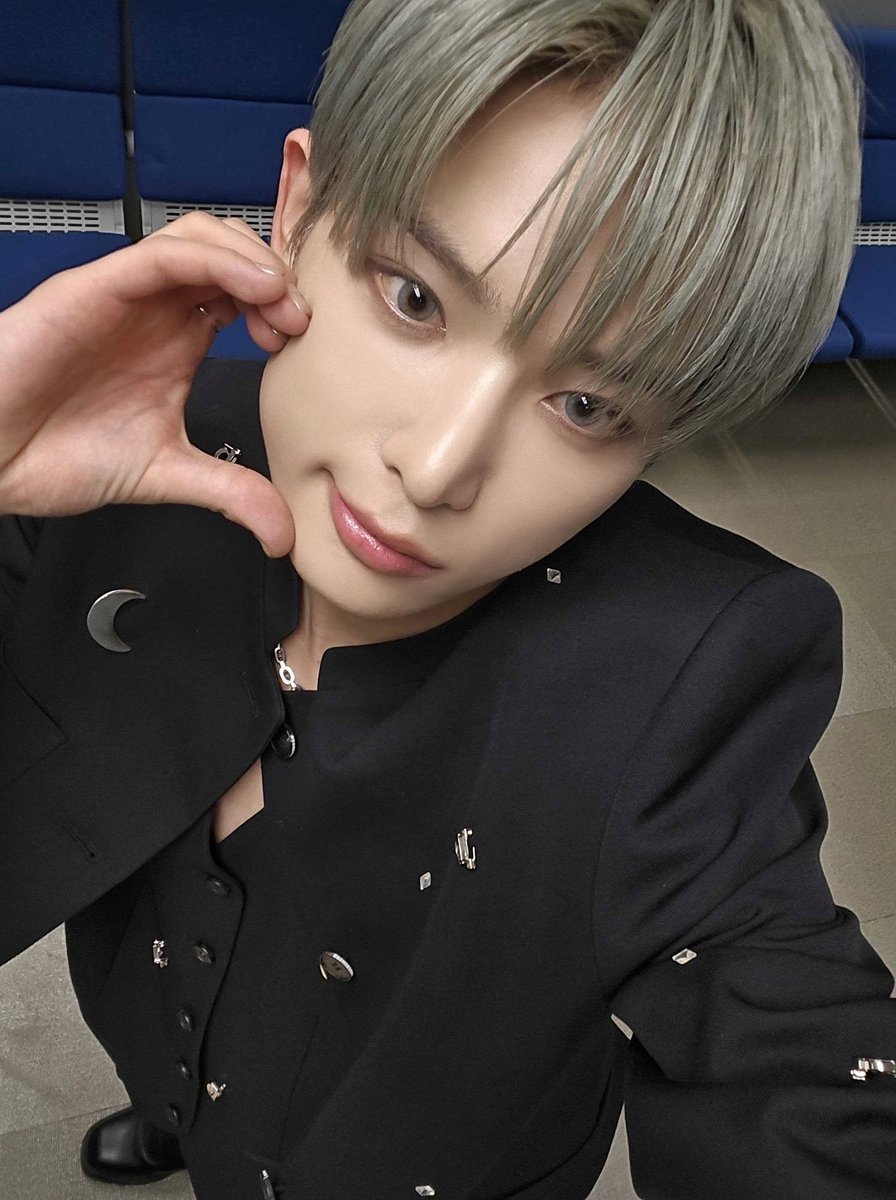HARUA_FR's tweet photo. 📲 ─ W UPDATE

#HARUA : 25.01.26 inkigayo 📸
(2/2)

 #andTEAM #앤팀
#하루아 #ハルア #HARUA https://t.co/LvicD5Zsm5