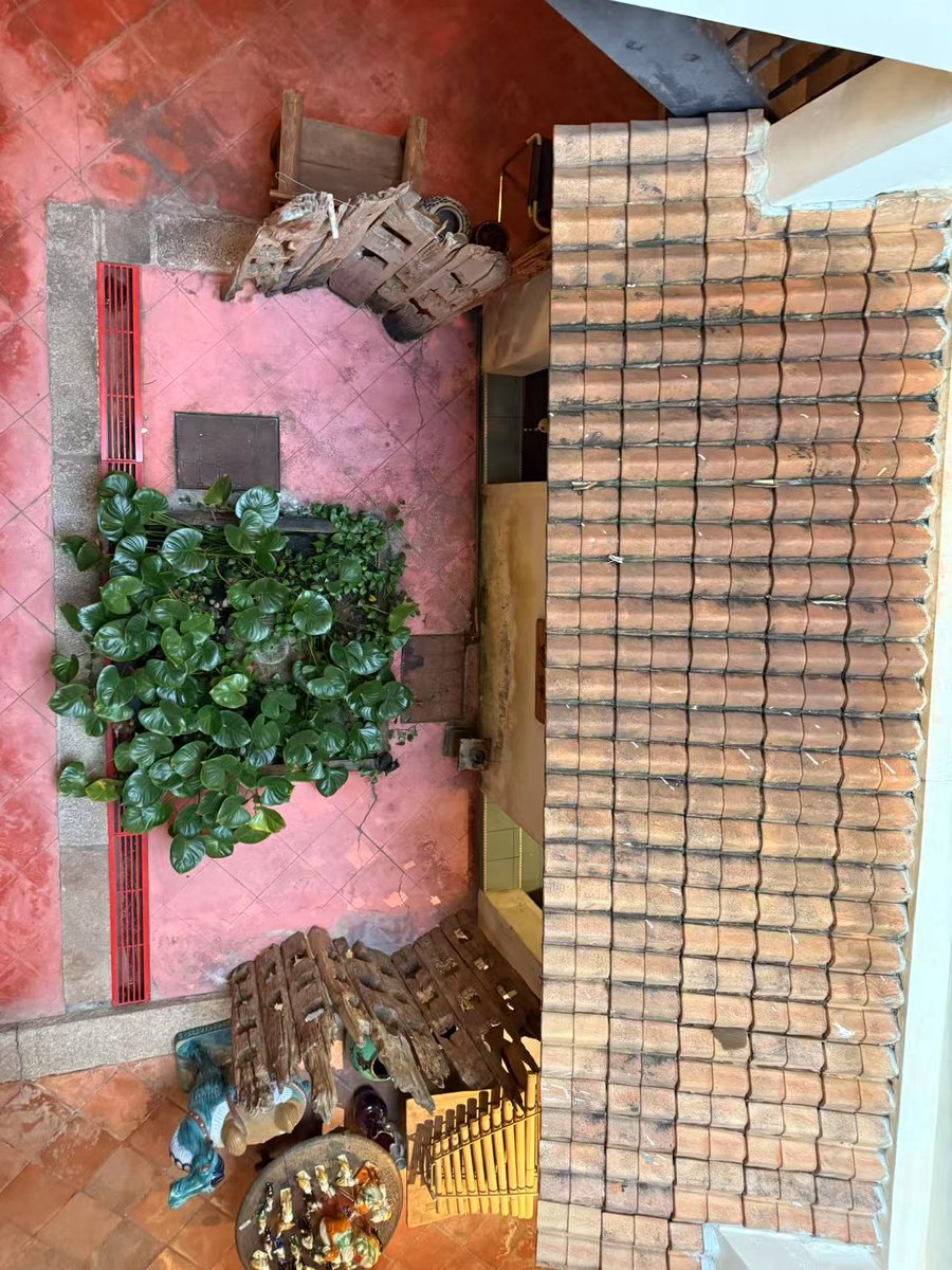 MLKPoetryHouse's tweet photo. Malaqa House Museum 

Experiencing the local heritage arts with #pascamalam. Seeking more inspiration to connect my upcoming poems with the spirit of Melaka. 

📌 : 70, Jalan Tun Tan Cheng Lock, 75200, Melaka
🕛 : 10:00am - 6:00pm https://t.co/viJqExESwb