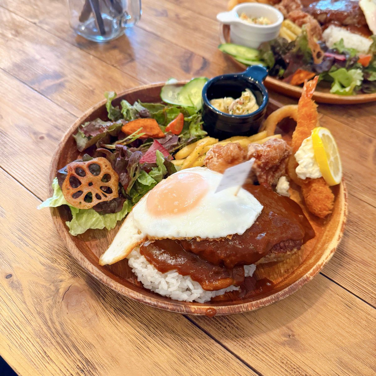 先日仕事で遠出しまして、ランチとしてスタッフ全員で慣れないおしゃれカフェに行きました！ボリューム満点プレートランチ美味しかったです🥳たまにはおしゃれな場所も良いですね✨

そろそろ確定申告の準備を始めなければいけない時期となりました〜。今年は2月中には終わらせたいと思っています🔥
