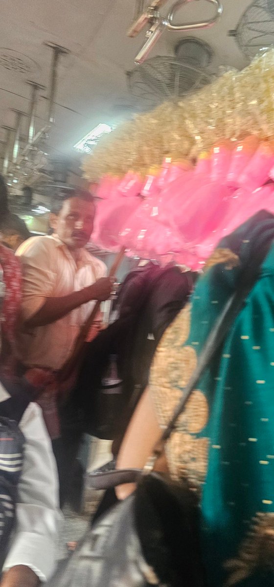 BLAgarwal2's tweet photo. @DRMKhurdaRoad @RailwaySeva @rpf_ecor_kur Sir,Ref to complain of yesterday, I have already shared my contact no.and photo graph of vendor
It is very much ridiculous, how the vendor enter into the coach, and in any situation it is not at all acceptable. who ever is negligent in duty , must be warned. It is not at all https://t.co/uhNfcj5ZCa