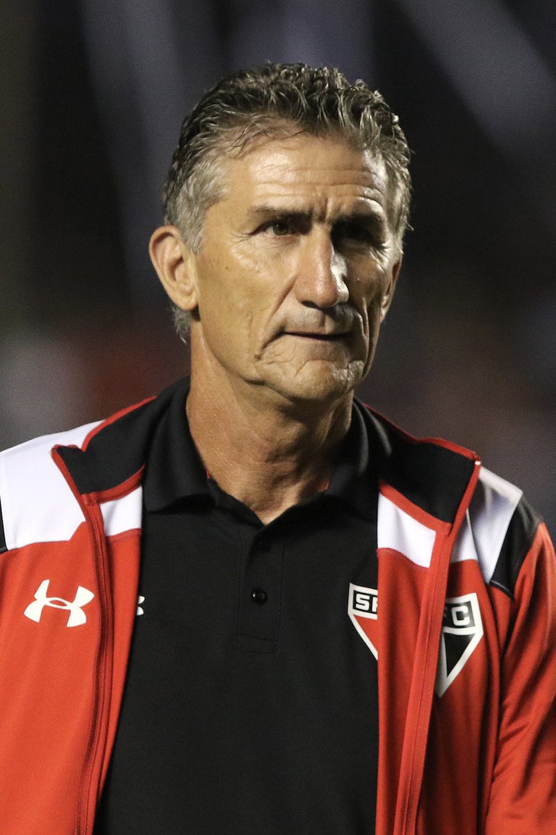 SaoPauloFC's tweet photo. 👏 Hoje é o aniversário do nosso ex-treinador Edgardo Bauza!

O técnico completa 6️⃣7️⃣ anos neste domingo. 

Pelo São Paulo, Bauza comandou a equipe semifinalista da Libertadores de 2016.

Muita saúde e felicidades! 🎂

#SPFCpédia
#VamosSãoPaulo 🇾🇪 https://t.co/kX6MV8edJ6