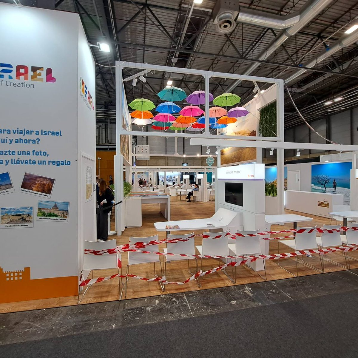 BDSMadrid's tweet photo. El boicot funciona.
La conciencia social funciona.
El stand israelí ha tenido que cerrar. 
Gracias a todas las personas que han acudido estos días a #FITUR2025 para protestar contra la presencia de Israel en la feria de turismo de Madrid.
#BoicotIsrael
#PalestinaLibre https://t.co/IR8uZwWKOp