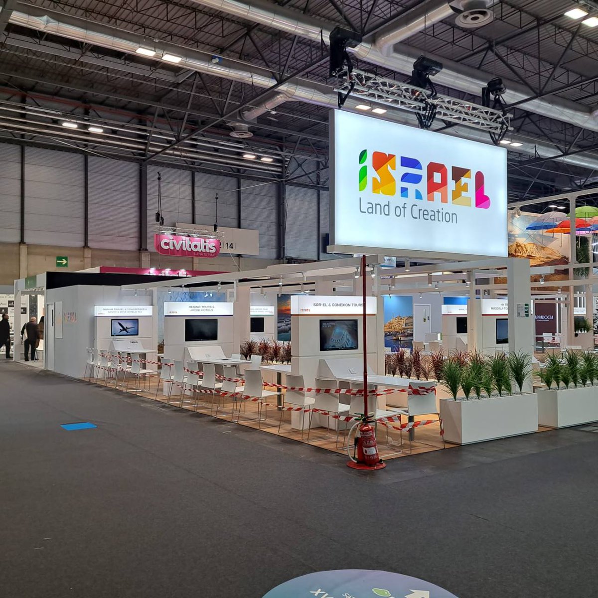 BDSMadrid's tweet photo. El boicot funciona.
La conciencia social funciona.
El stand israelí ha tenido que cerrar. 
Gracias a todas las personas que han acudido estos días a #FITUR2025 para protestar contra la presencia de Israel en la feria de turismo de Madrid.
#BoicotIsrael
#PalestinaLibre https://t.co/IR8uZwWKOp