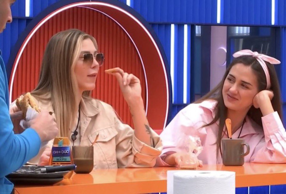 🚨#EXCLUSIVA 

Existe interés por un intercambio entre Helena y Zeudi con Maica y Romina. 

Zeppelin y Endemol Shine se reunirán mañana para acordar los detalles. Ambas productoras creen que saldrían beneficiadas con el intercambio. 

 #zelena #Gh26e #Fresis26e #GrandeFratello