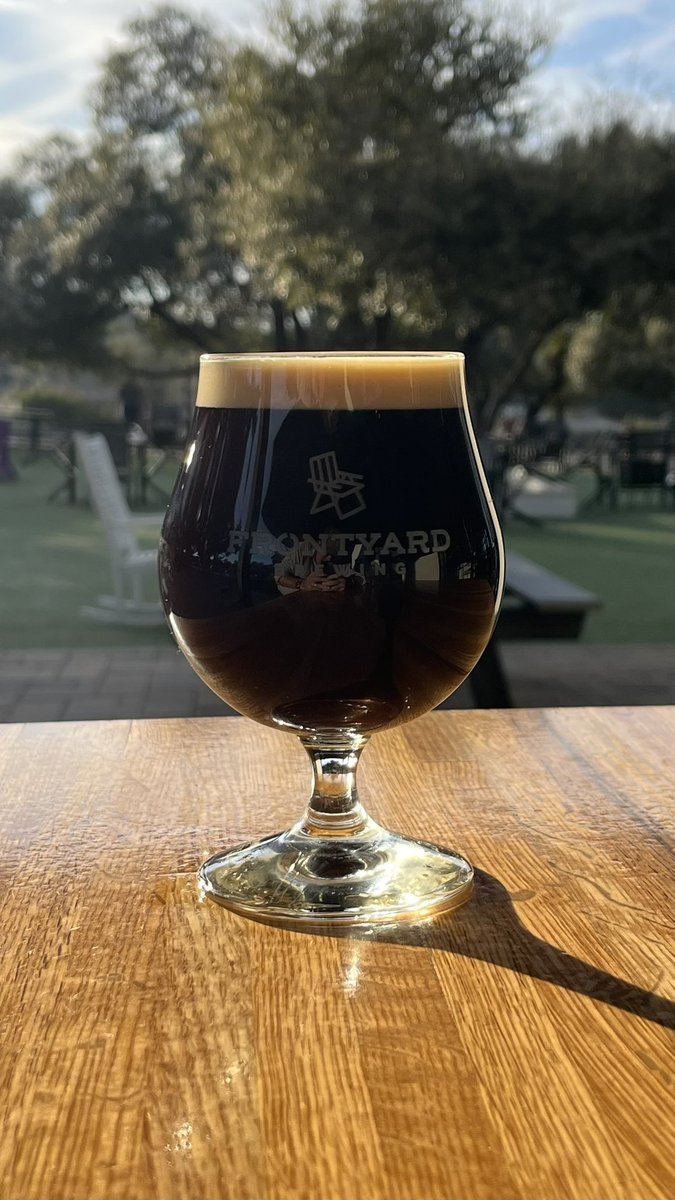 FrontyardBrew's tweet image. Anyone feeling a little Stout-ie today?  Nitro Coffee Milk Stout on draft!